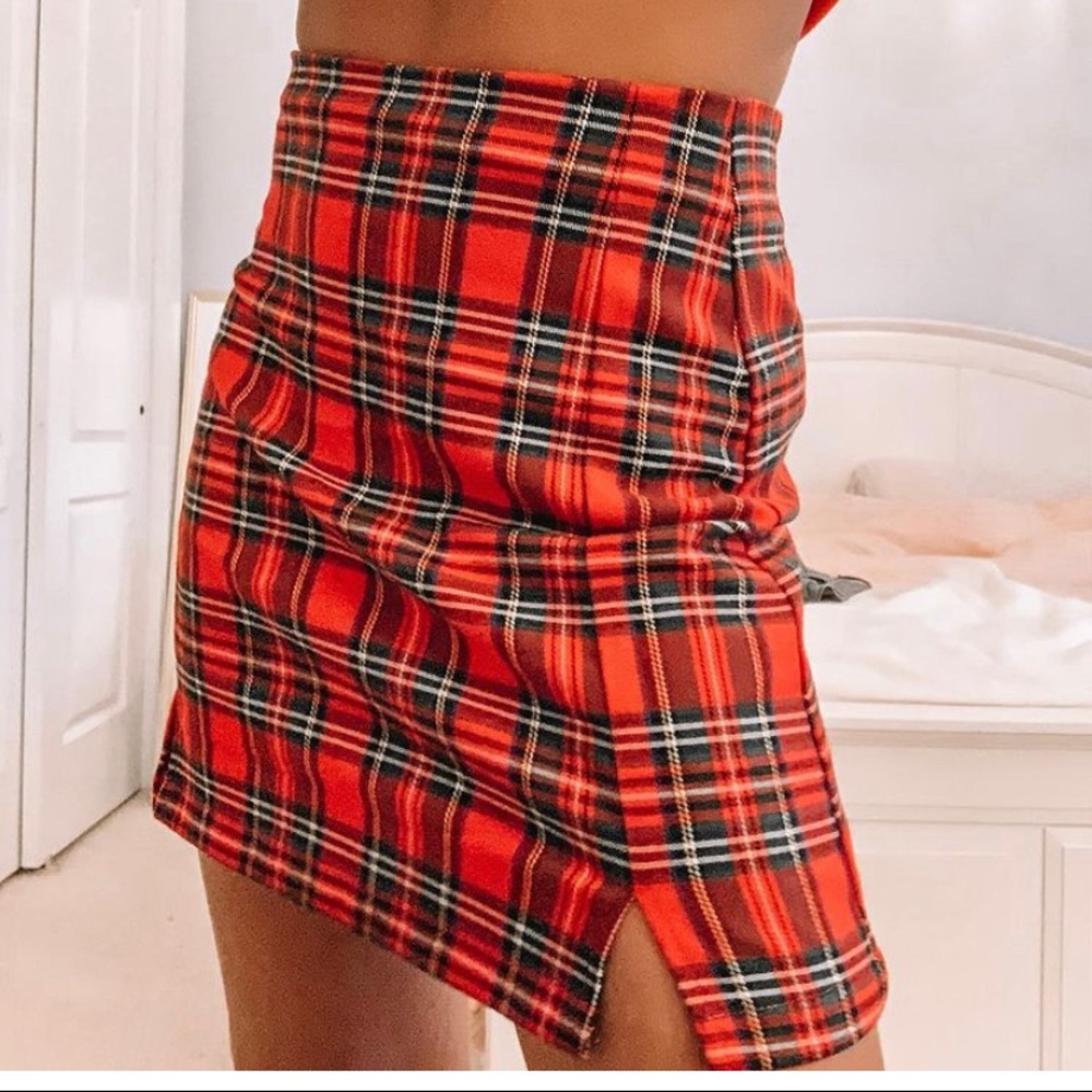 Brandy Melville Cara Skirt